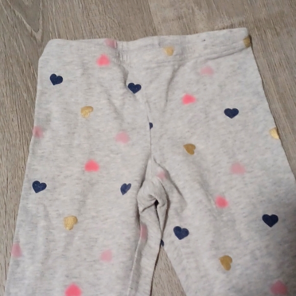 Old Navy and Cat & Jack full length graphic heart leggings size 6-7 - Picture 2 of 9